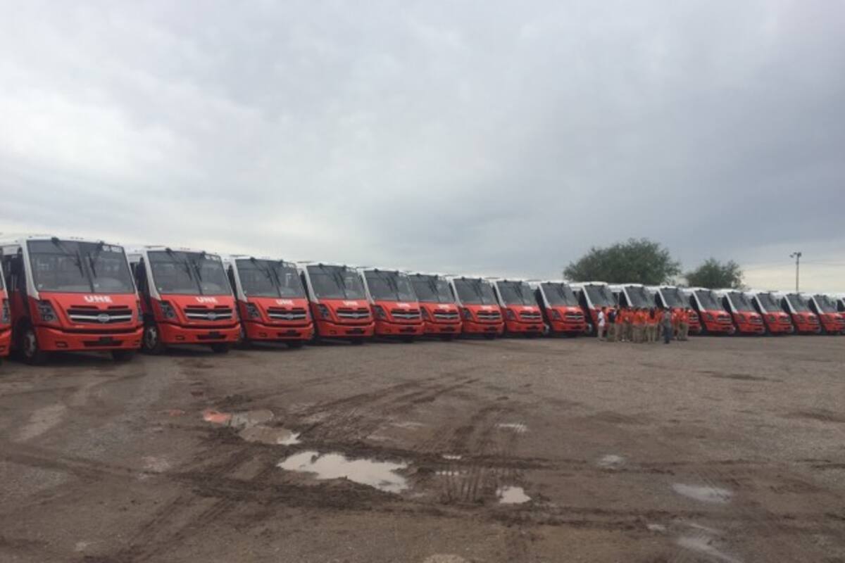 Llegan a Hermosillo 52 camiones nuevos