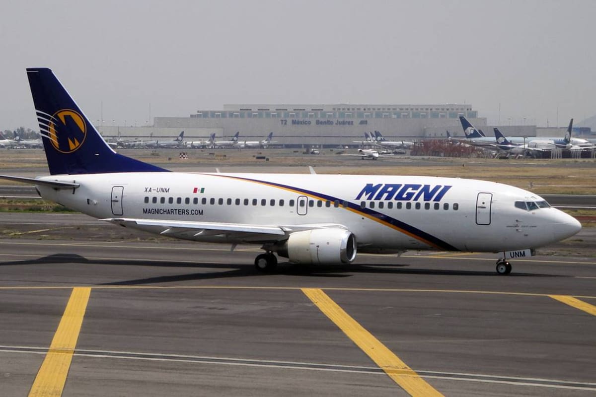 Dueños de Magnicharters permanecen prófugos mientras la aerolínea enfrenta un adeudo fiscal de 150 millones de pesos por impuestos, multas y recargos, lo que mantiene bloqueada su operación