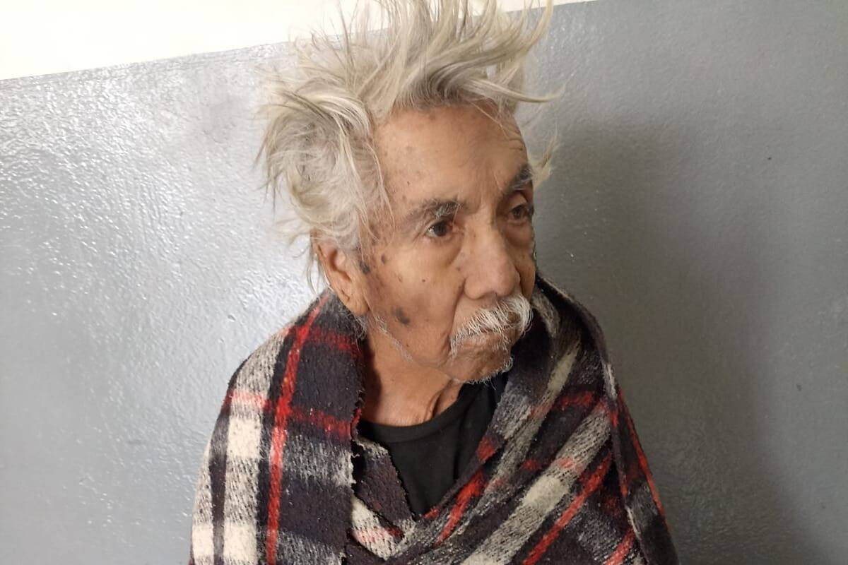 Rescatan a adulto mayor en condiciones deplorables en Xochicali