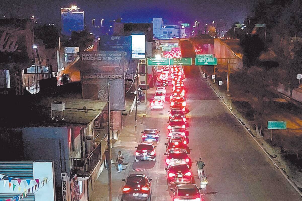 Hasta 120 minutos para pasar a EU en garitas de Nogales
