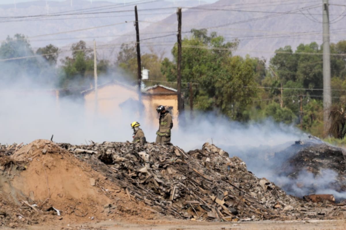 Incendio de tarimas en Zahori moviliza a bomberos