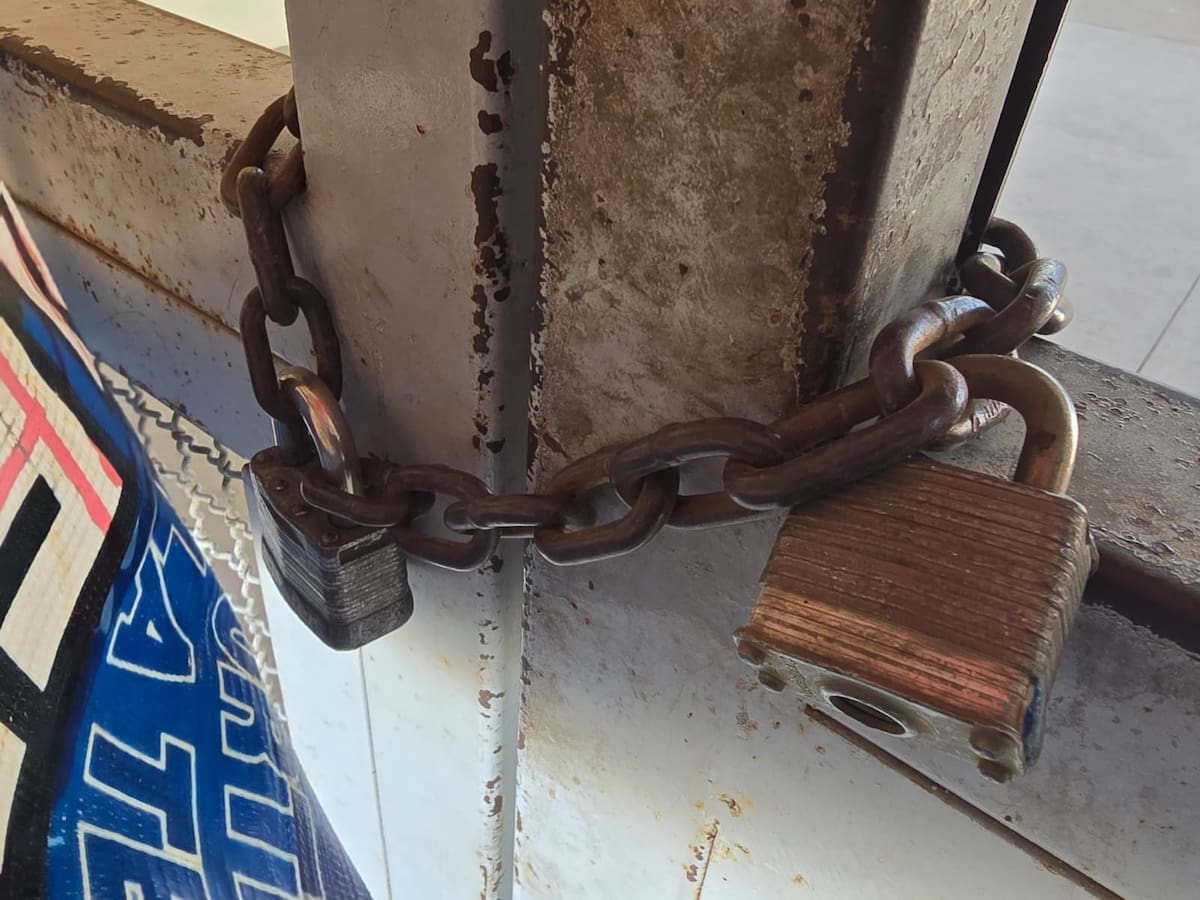 Los padres de familia manifestaron que no tienen maestro desde el inicio del ciclo escolar 2025-2026 l Foto: Javier Gallegos