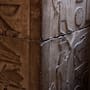 Arqueólogos descubren en Luxor, Egipto, una tumba de 3 mil años con inscripciones que revelan la historia de Paser y su esposa sentados frente a una mesa de ofrendas