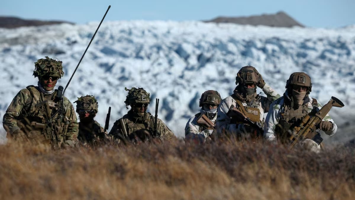 La Operación Arctic Endurance funciona como un escudo político frente a las pretensiones de la administración Trump; al integrar oficiales de diversas naciones, Dinamarca intenta internacionalizar la defensa de la isla para evitar una posible anexión estadounidense. (Foto: Reuters)