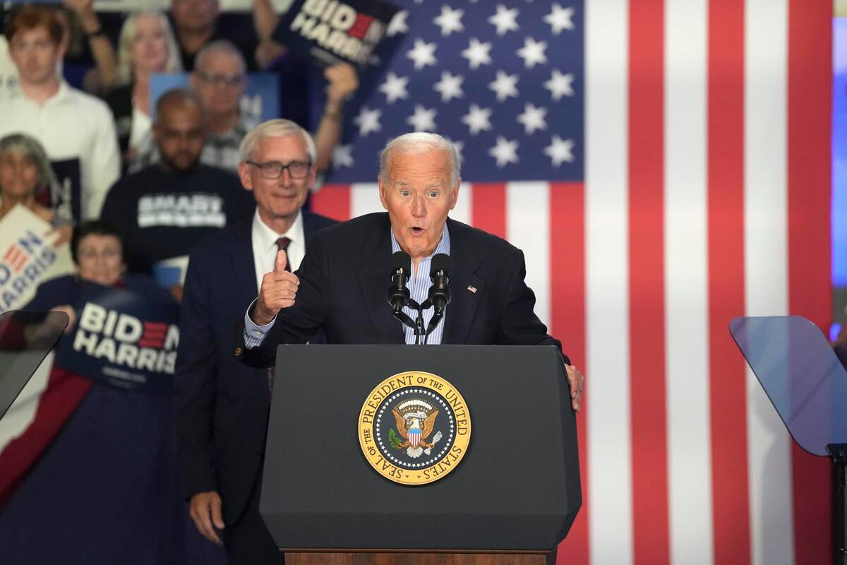 Biden bromea sobre su edad ante preocupaciones ciudadanas