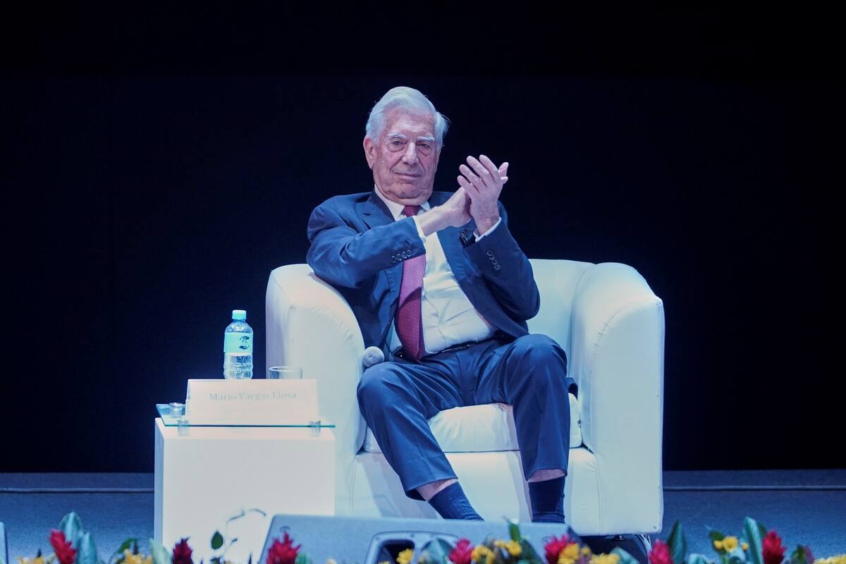 América Latina tiene grandes novelas que reflejan su barbarie, dice Vargas Llosa