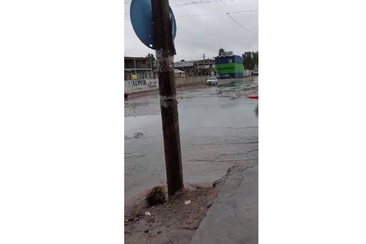 Lluvias en Tijuana: Vecinos del Murúa piden ‘lanchas’ para cruzar las calles