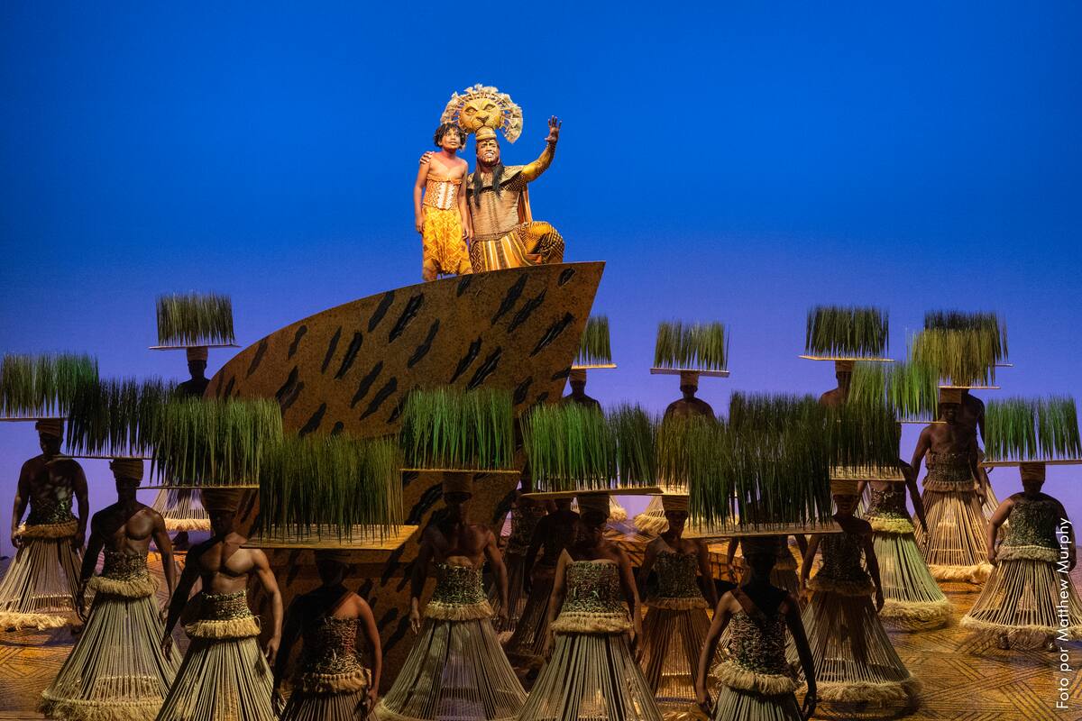Roberto Pisano es Mufasa en “El rey león, el musical”
