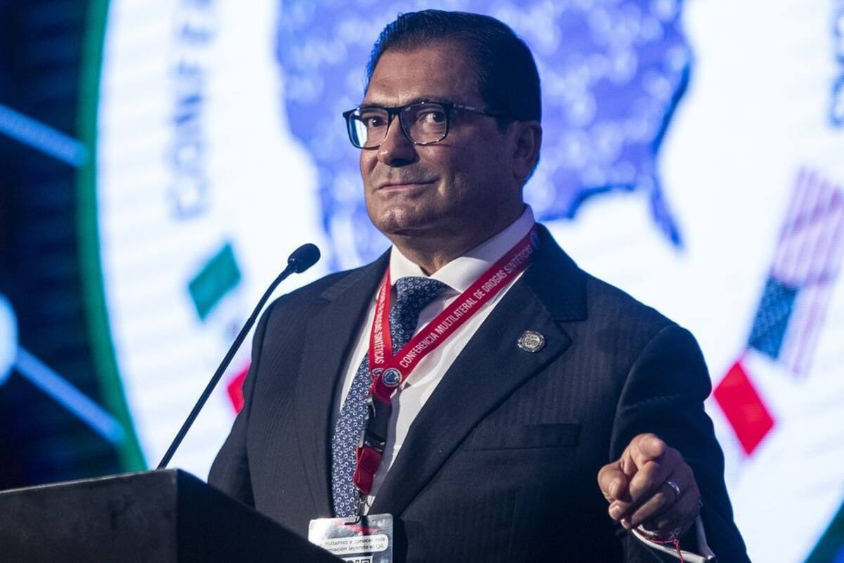 FGR se retracta tras calificar a México como “campeón” en producción de fentanilo