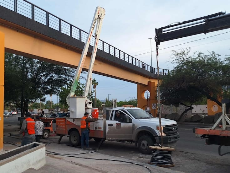 Trabajan en electrificación para paradas de camiones