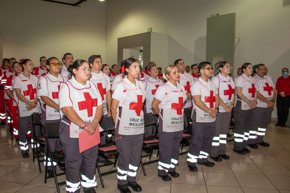 Cruz Roja gradúa 108 Técnicos en Urgencias Médicas
