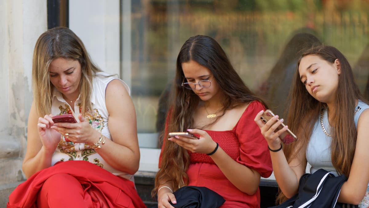 La atención humana promedio se redujo a 40 segundos, frente a los dos minutos y medio que se registraban a inicios del siglo XXI, según estudios citados por National Geographic|Foto: Guinness World Records