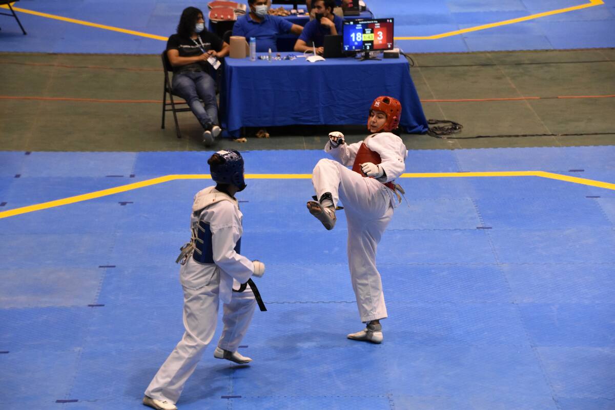 Universidad Nacional 2022 día 5: Atletismo y Taekwondo hacen su debut en competencias