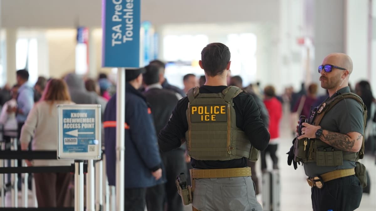 ICE permitirá usar IA en centros de detención para facilitar arrestos y operaciones, mientras mantiene pagos de un dólar diario a personas migrantes detenidas, una decisión que busca reducir costos para contratistas pero no mejora sus condiciones de encierro