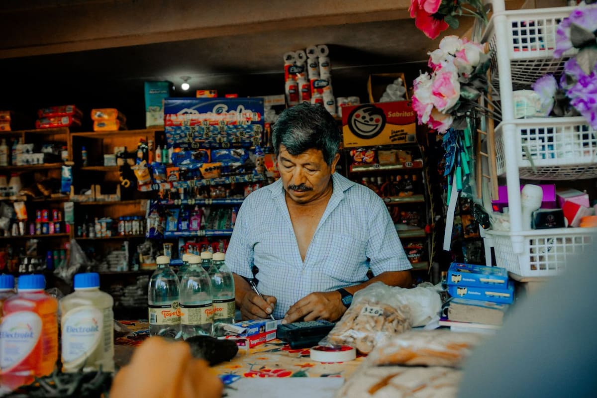 Según la Anpec los pequeños negocios y abarrotes son los más afectados por los altos costos de los cigarros, ya que esto les deja poco margen de ganancias. | Foto: Pexels