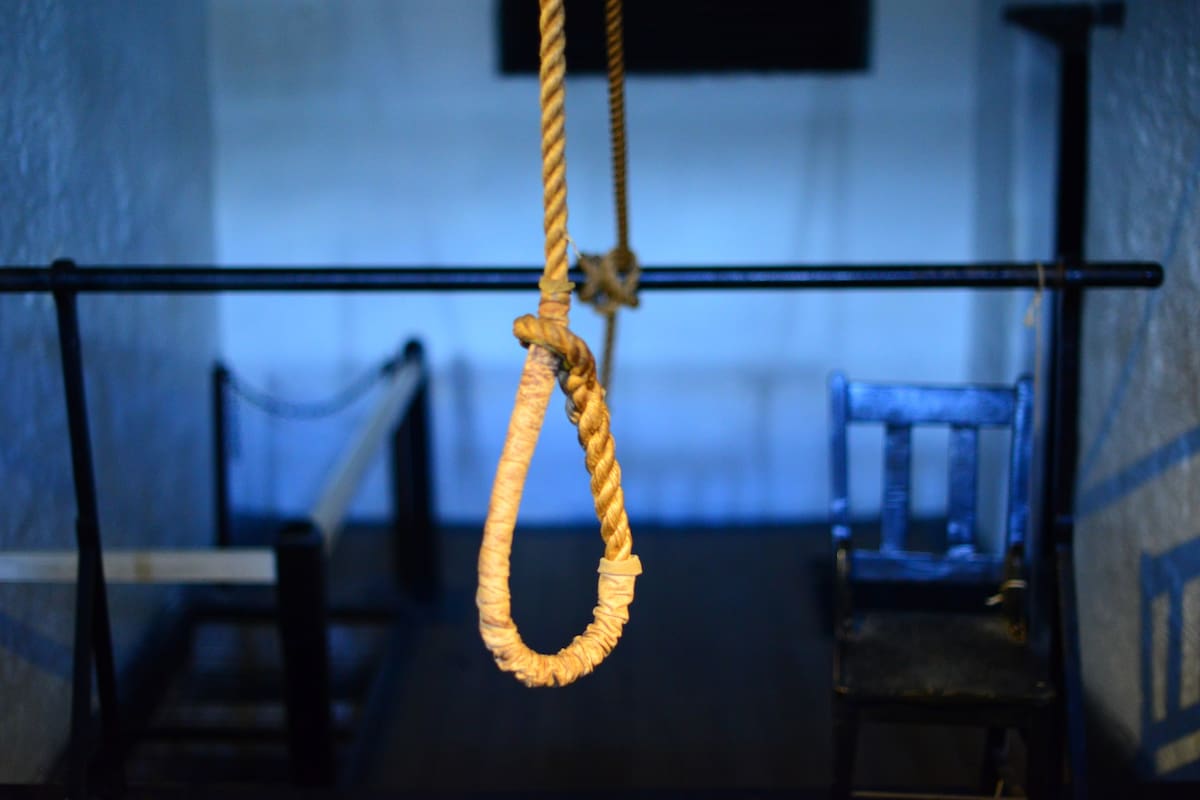 Irán: Condenan a muerte a un hombre y a su amante por adulterio