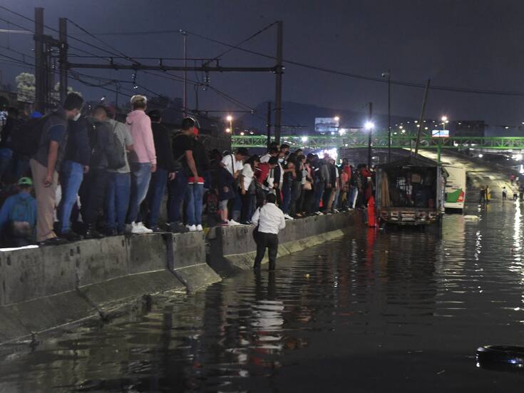 Clara Brugada recorre zonas afectadas por lluvias en Iztapalapa