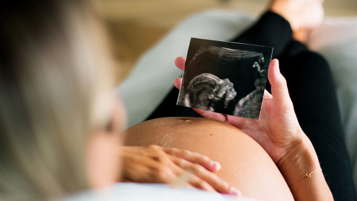 La tasa de natalidad en mujeres de más de 30 años supera a la de las de 20, y los nacimientos en mayores de 40 van en aumento/Foto: Canva