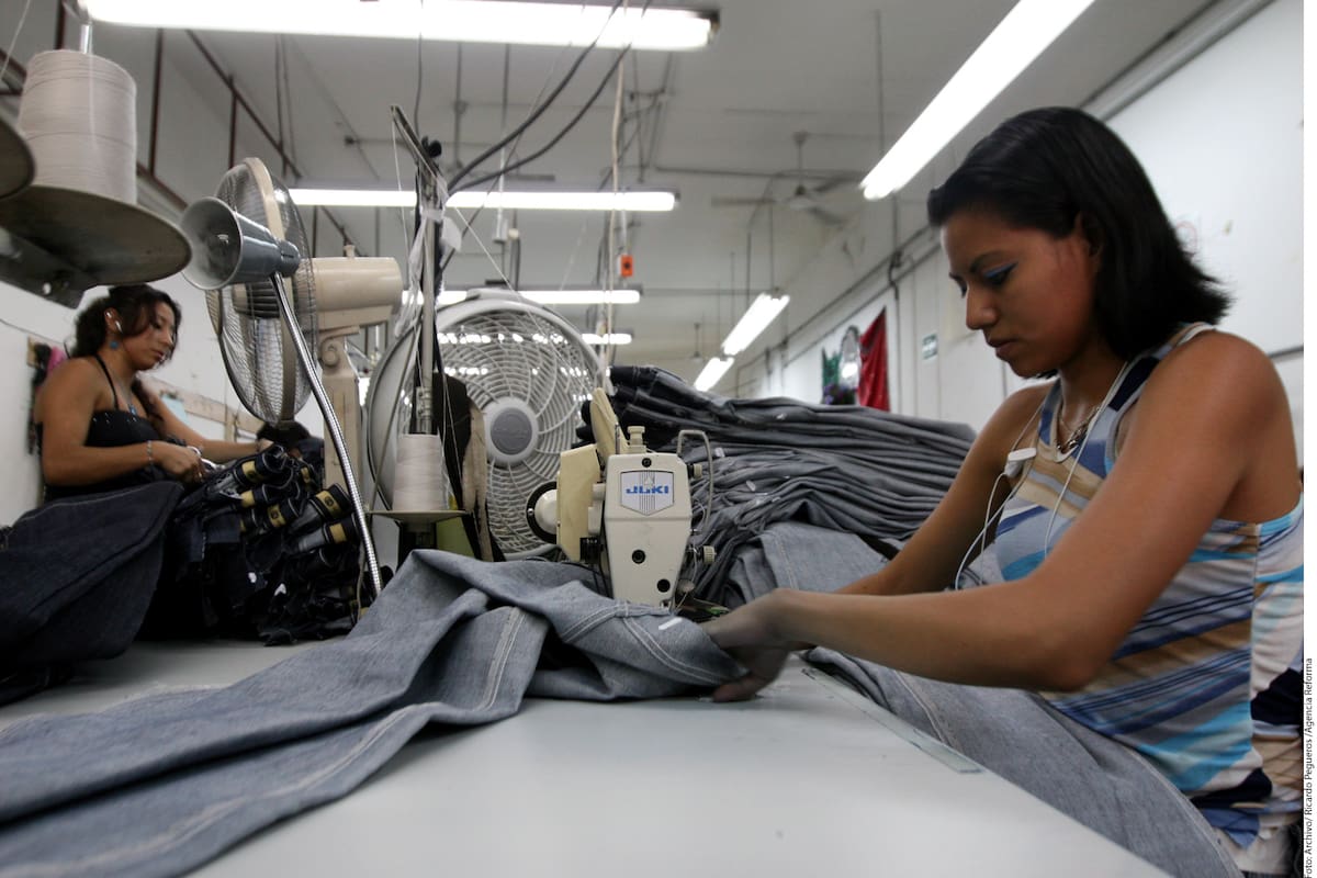 "Se revisará propuesta de outsourcing", señala AMLO