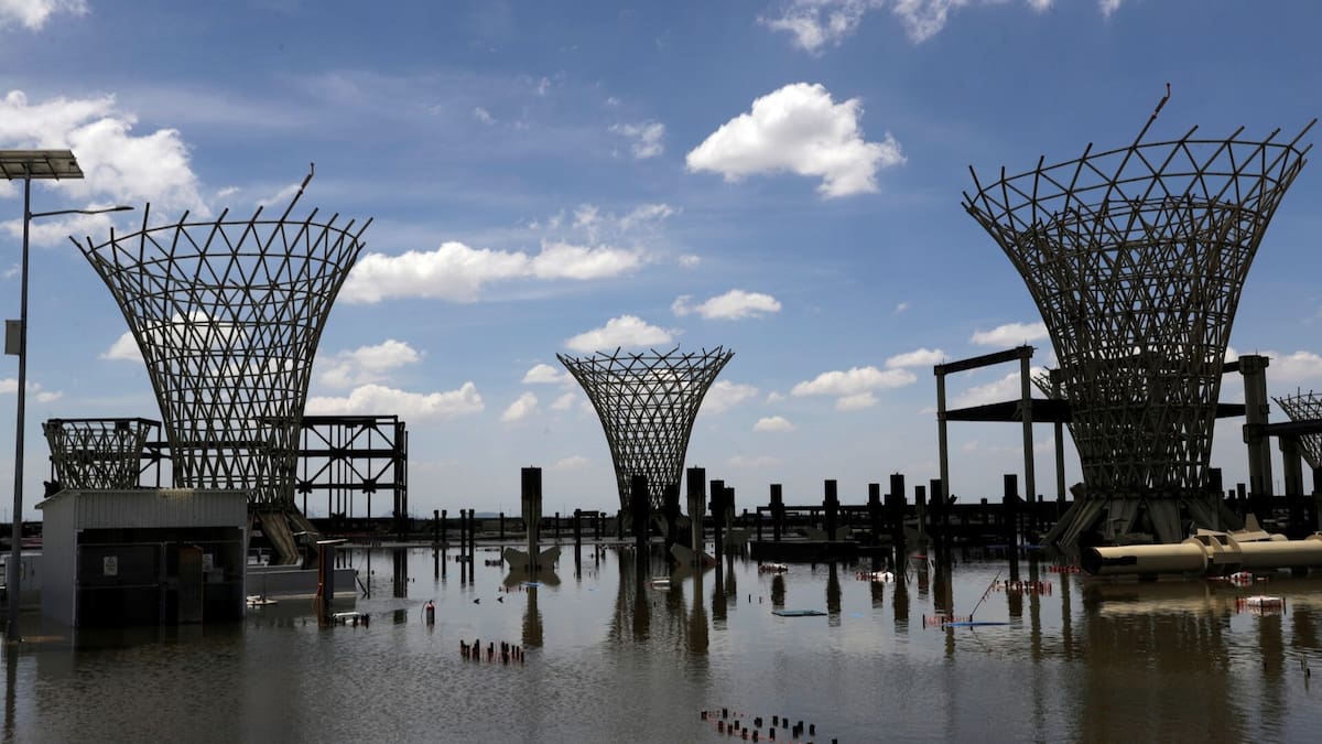 La decisión refuerza el cierre definitivo del proyecto del NAICM en la zona. /Reuters