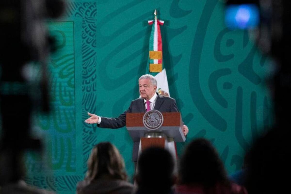 AMLO dice que tiene que andar “a las vivas” con sus colaboradores “para que no hagan cosas indebidas”