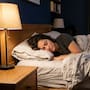 Dormir con tu perro o gato puede darte calma antes de acostarte, pero la ciencia advierte que también puede romper tu descanso nocturno