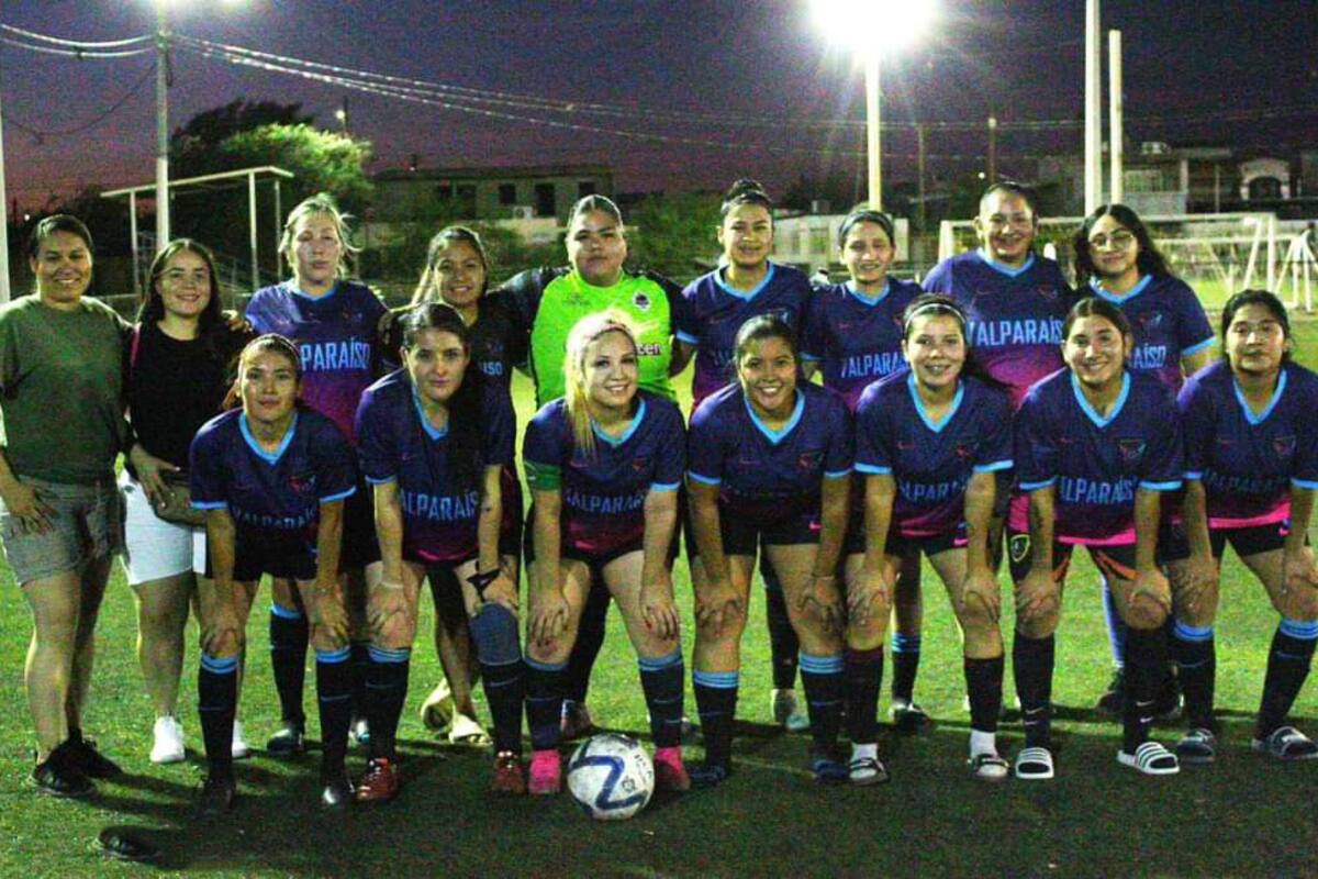 Valparaíso Soccer goleó a Dragones