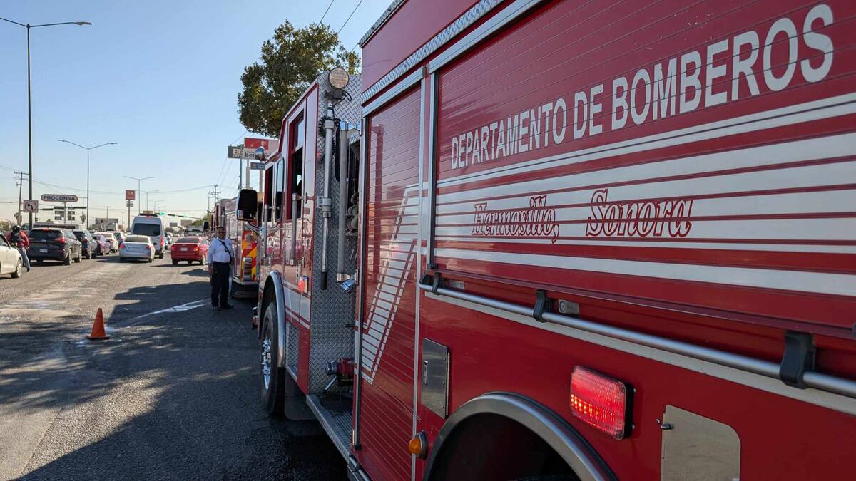 El cuerpo de bomberos atendió el incendio.