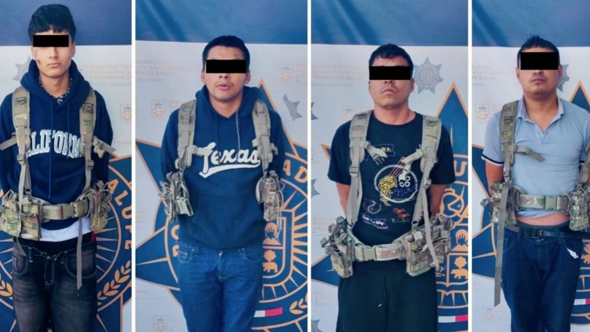 Detienen a cuatro presuntos sicarios que repartían juguetes con propaganda del Cártel del Noreste a niños en Nuevo León; uno de ellos tenía una ficha activa por su desaparición