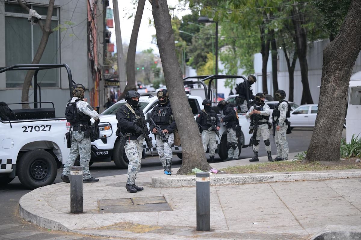 Trasladan cuerpos a instalaciones de la FEMDO en CDMX con los restos de cuatro personas abatidas durante el operativo federal realizado en Tapalpa, Jalisco, entre los que se encontraría Nemesio Oseguera Cervantes, “El Mencho” | Foto: El Heraldo de México en X.