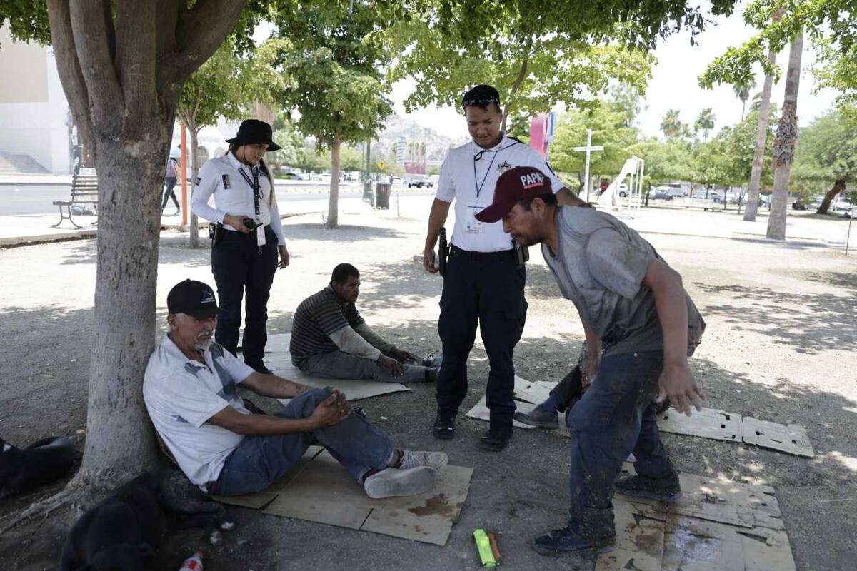 En los albergues se les brinda a las personas agua, suero, fruta, alimento y un espacio acondicionado en donde puedan descansar. FOTO: BANCO DIGITAL