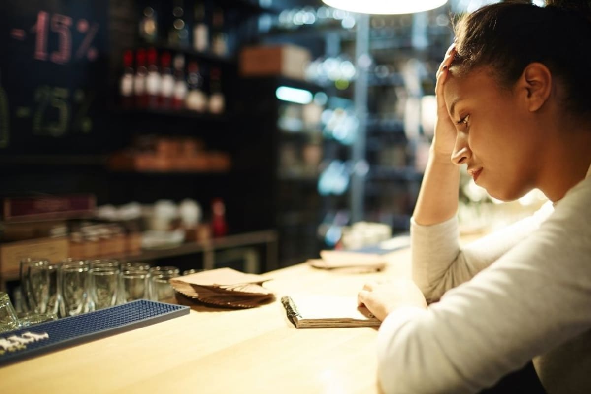 Estudio revela que México lidera la caída de felicidad laboral en Latinoamérica en 2026 debido a la insatisfacción con el sueldo y la falta de reconocimiento en los centros de trabajo