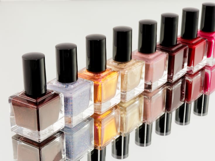 Tendencias de uñas primavera 2026: colores suaves y elegantes que dominarán la temporada