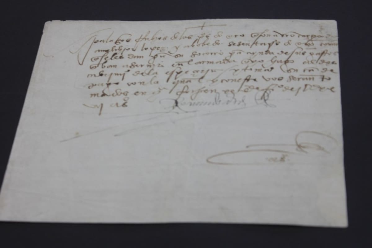 El FBI devolvió a México un documento de 1527 firmado por Hernán Cortés que había sido robado del Archivo General de la Nación hace más de 30 años y que estaba a punto de venderse en una subasta estadounidense, un libramiento de pago de valor histórico incalculable