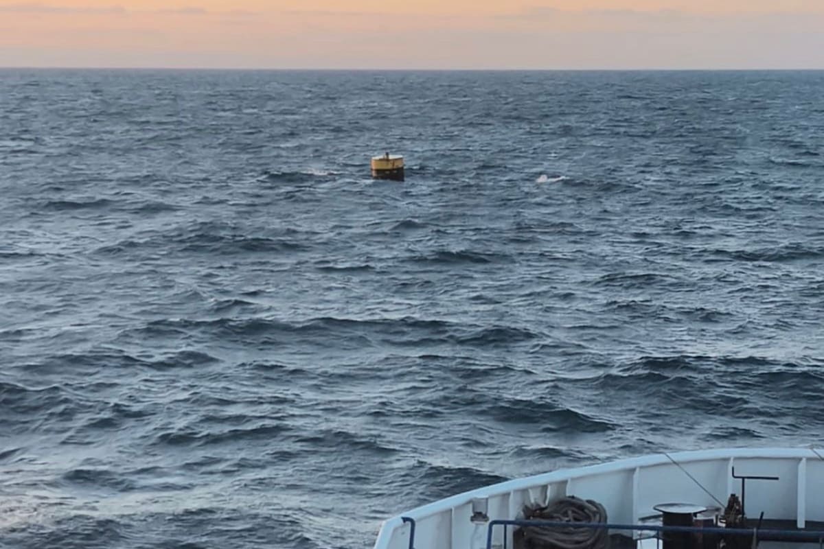 Localizan y recuperan boya a la deriva en aguas de Ensenada
