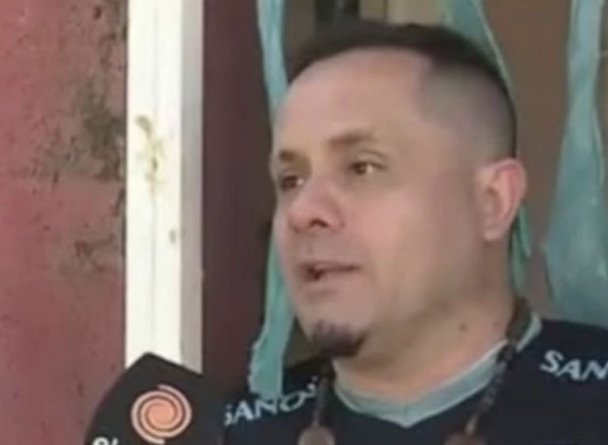 Halló cheques por 37 millones de pesos en la calle y los devolvió: la recompensa de 383 pesos desata debate. Foto: El doce