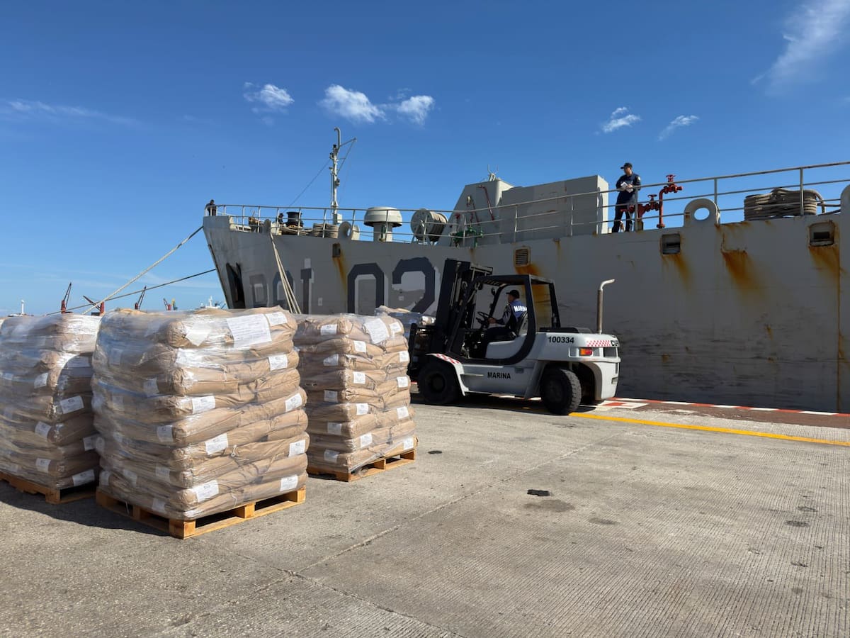 México envió más de 814 toneladas de víveres y productos básicos a Cuba en dos buques de la Armada que zarparon desde Veracruz. (8/2/2026) | Foto: Secretaría de Relaciones Exteriores.