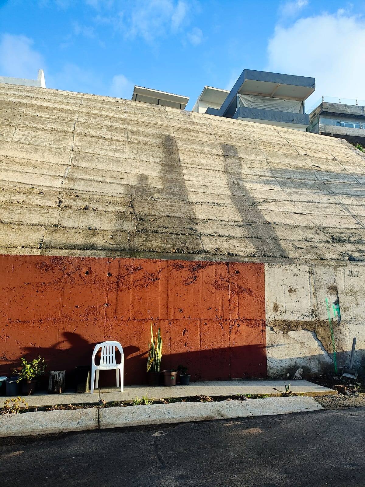 La única acción que se tomó fue oponer una malla que no sirvió para contener los derrumbes.