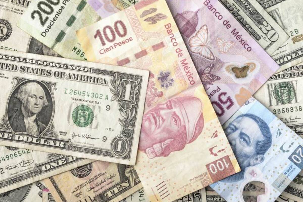 Peso mexicano muestra descenso en espera de la Fed