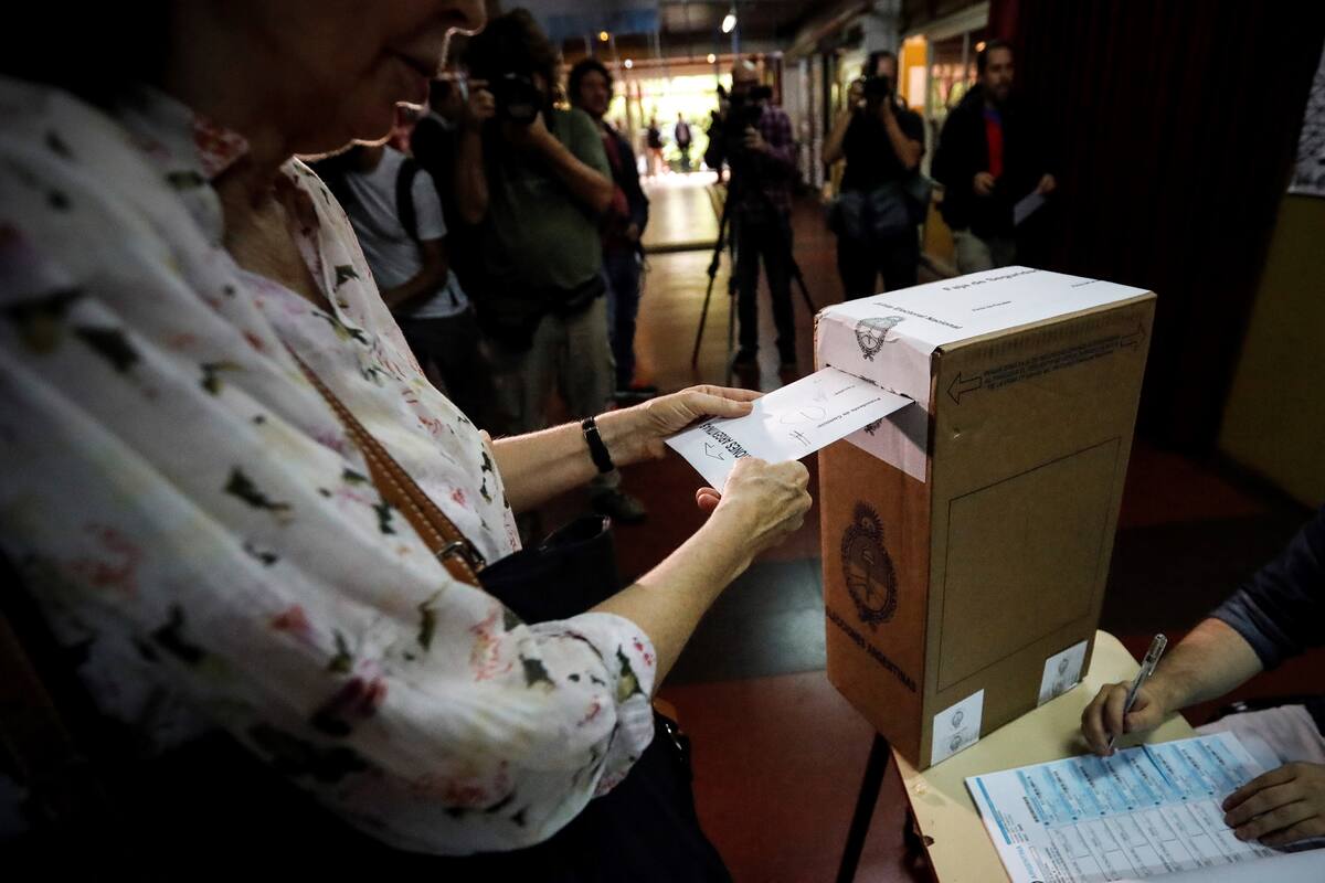 Argentinos comienzan a votar en las elecciones presidenciales