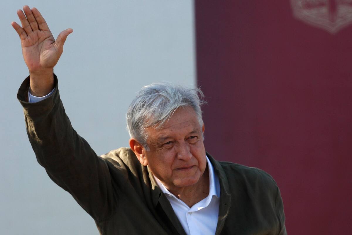 "No somos rateros, vayan a protestar a los que saqueaban": AMLO