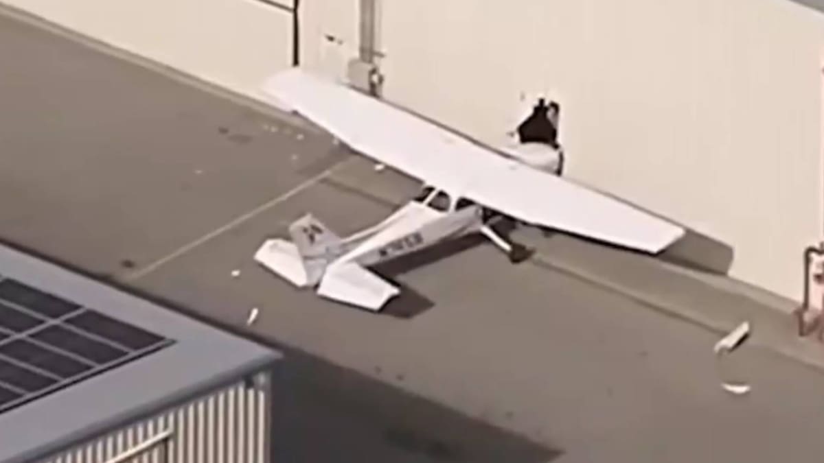 Avioneta en aeropuerto de California estuvo a punto de ser robada, pero el responsable resulta detenido y no pudo lograr el despegue, porque colapsó el tren de aterrizaje delantero