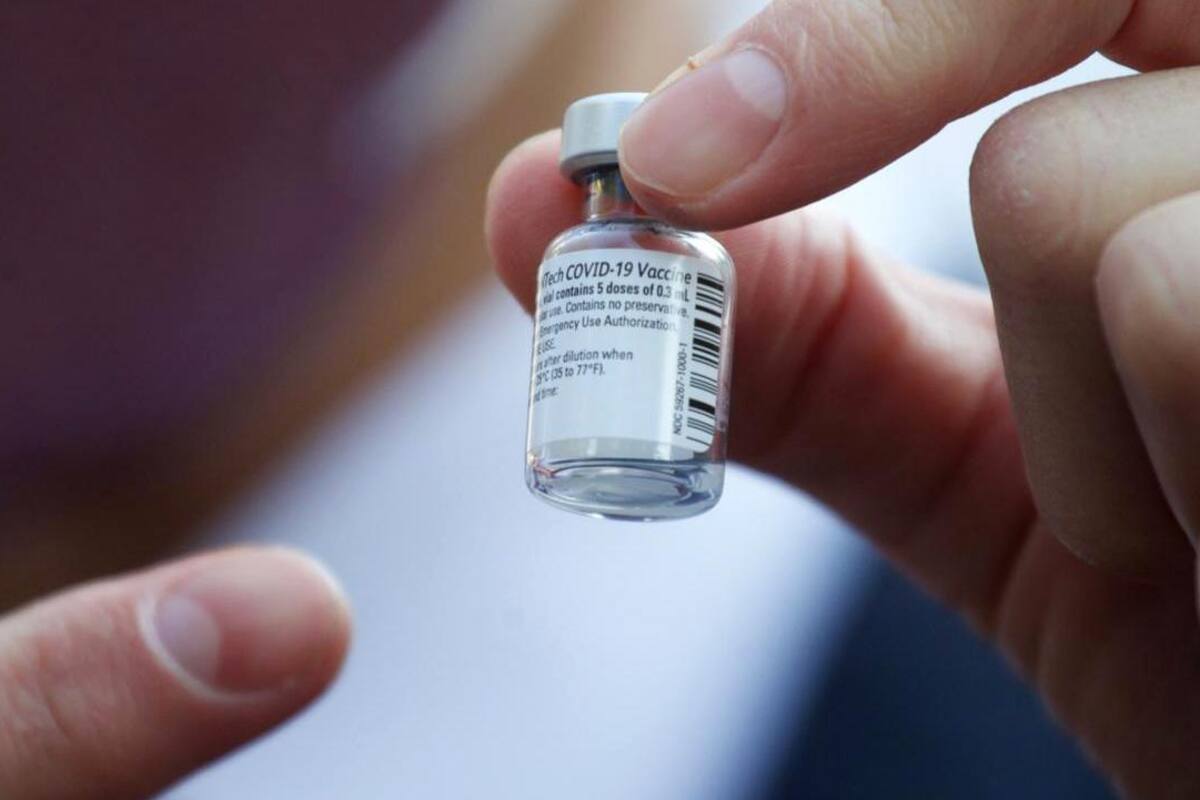 México recibiría casi un millón de vacunas de AstraZeneca ante reducción de Pfizer