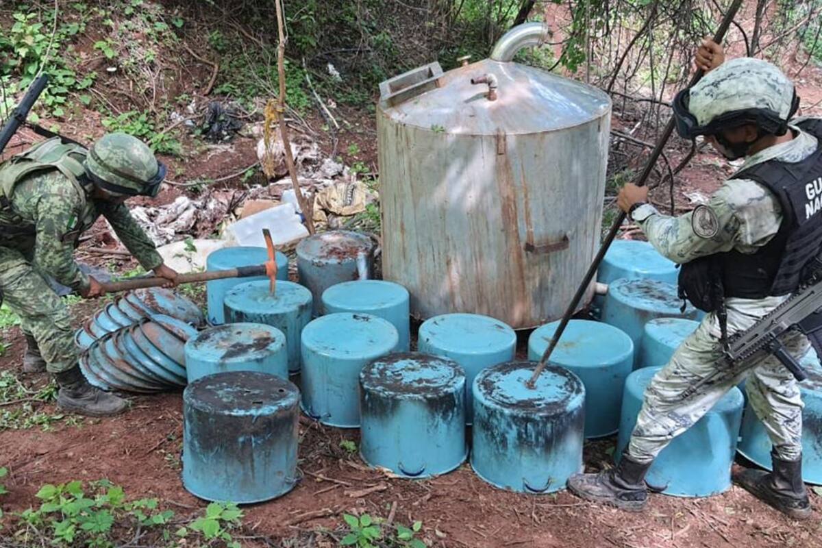 Ejército asegura más de 100 kilogramos de metanfetamina en Sinaloa y Durango