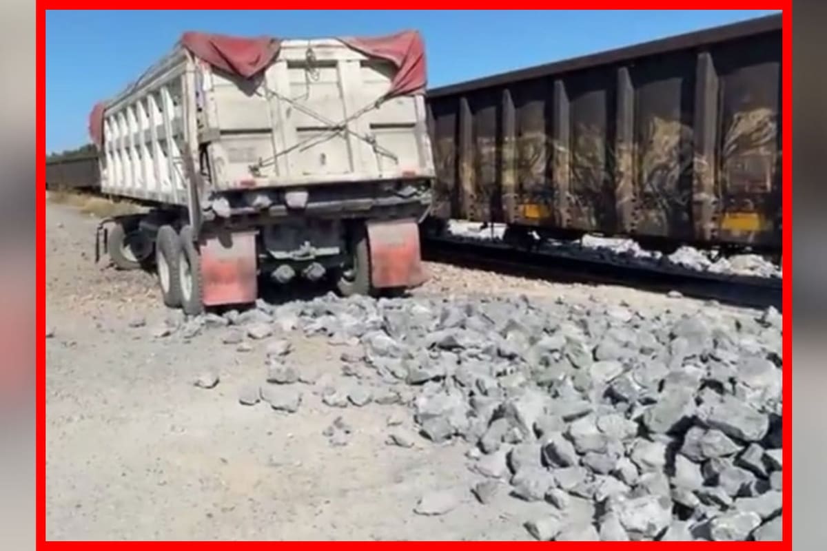 Accidente en carretera ribereña: tren choca contra tractocamión y deja dos heridos