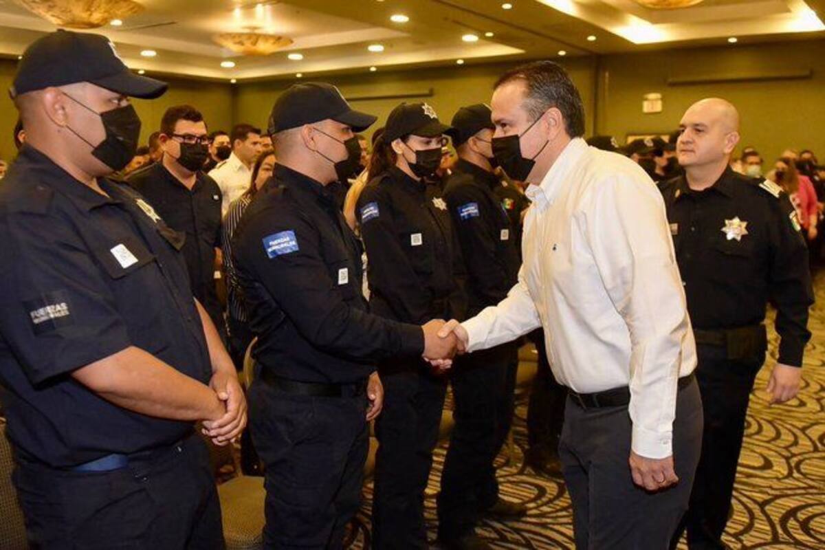 Da alcalde de Hermosillo bienvenida a nuevos elementos policiacos