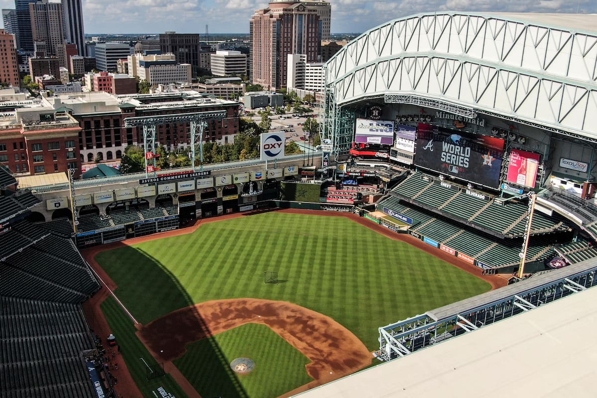 VIDEO: Así se cierra el techo del estadio de Astros de Houston