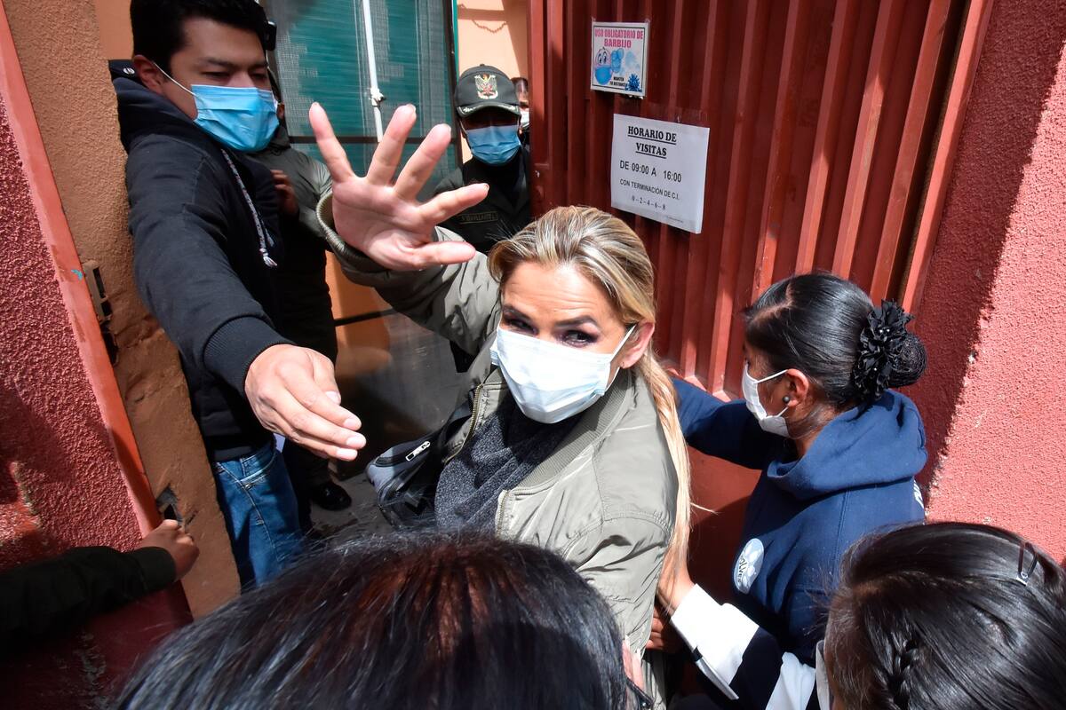 Un juez boliviano autoriza trasladar a la expresidenta Áñez de la cárcel a clínica