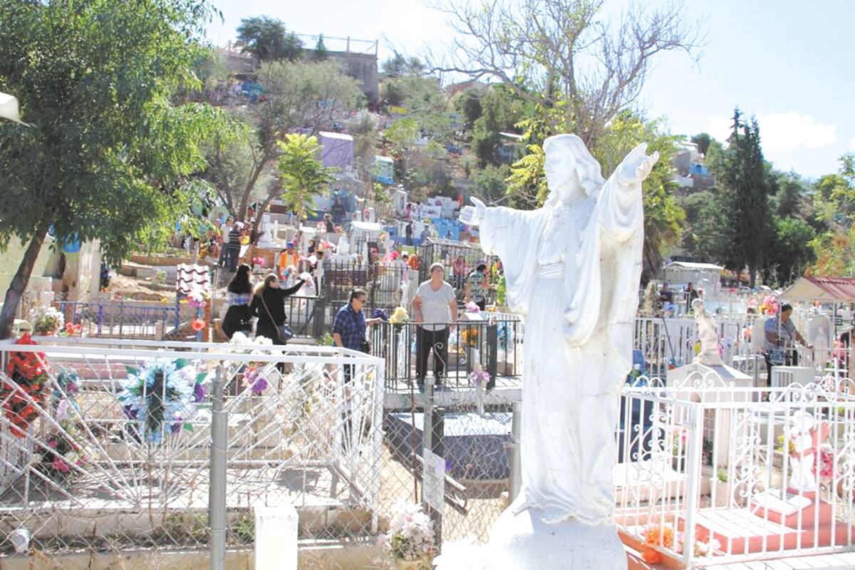 Amplían los horarios en panteones de Nogales por motivo de Día de Muertos