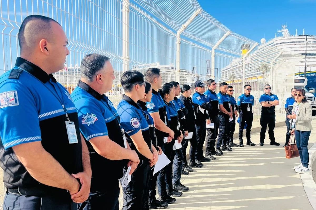 Policía municipal refuerza atención a turistas que arriban en cruceros